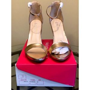 Gold strappy heels,size 10